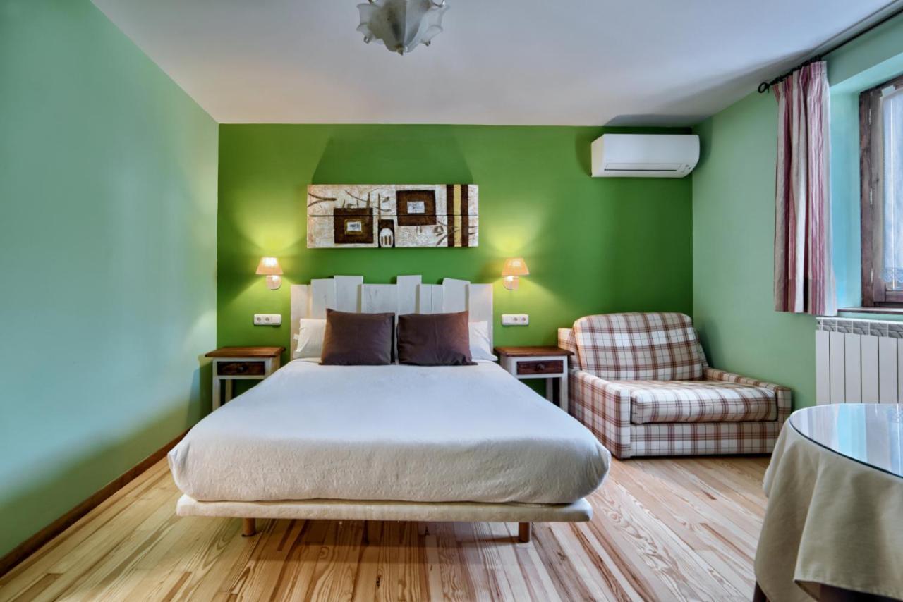 Hotel Rural El Almadiero Burgui Kültér fotó