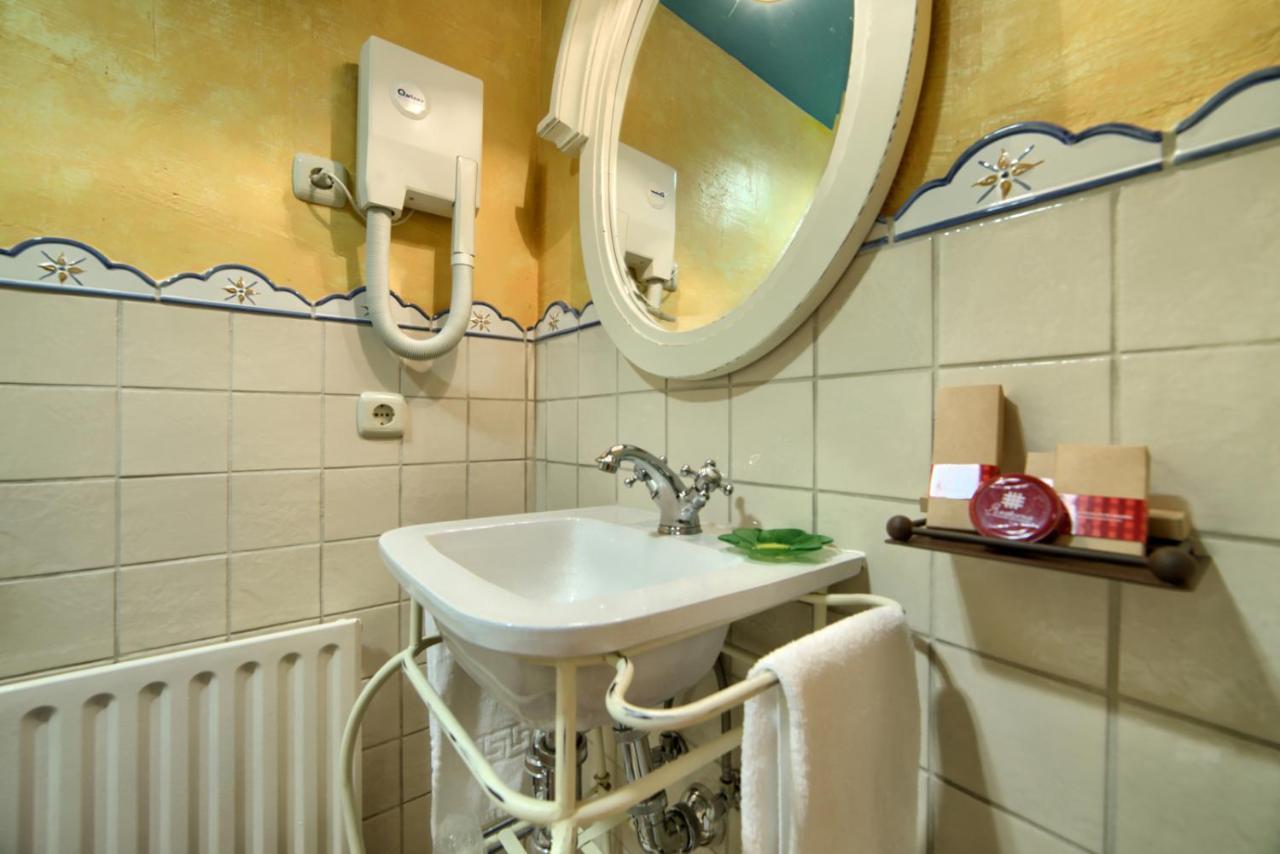 Hotel Rural El Almadiero Burgui Kültér fotó