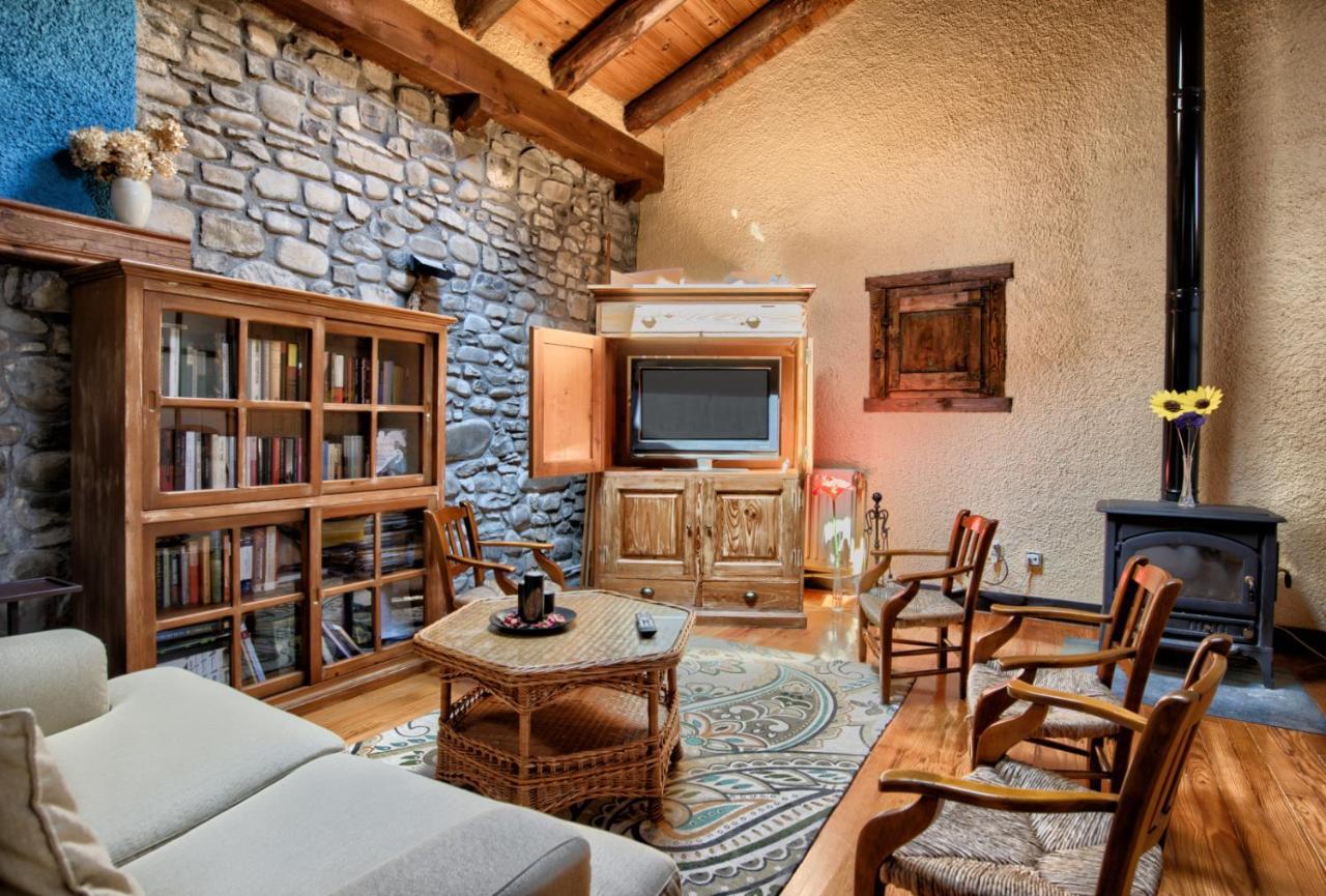 Hotel Rural El Almadiero Burgui Kültér fotó