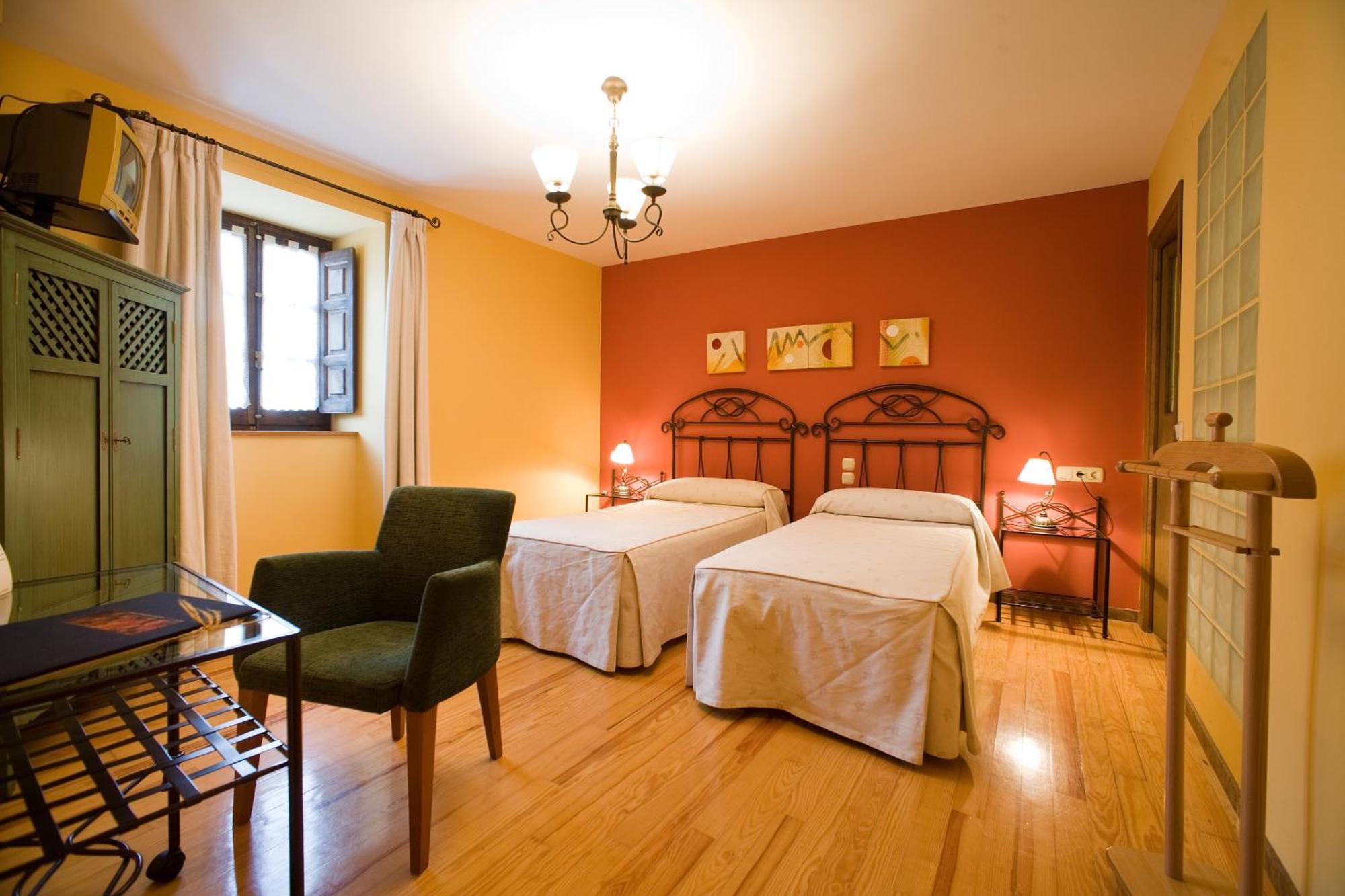 Hotel Rural El Almadiero Burgui Kültér fotó