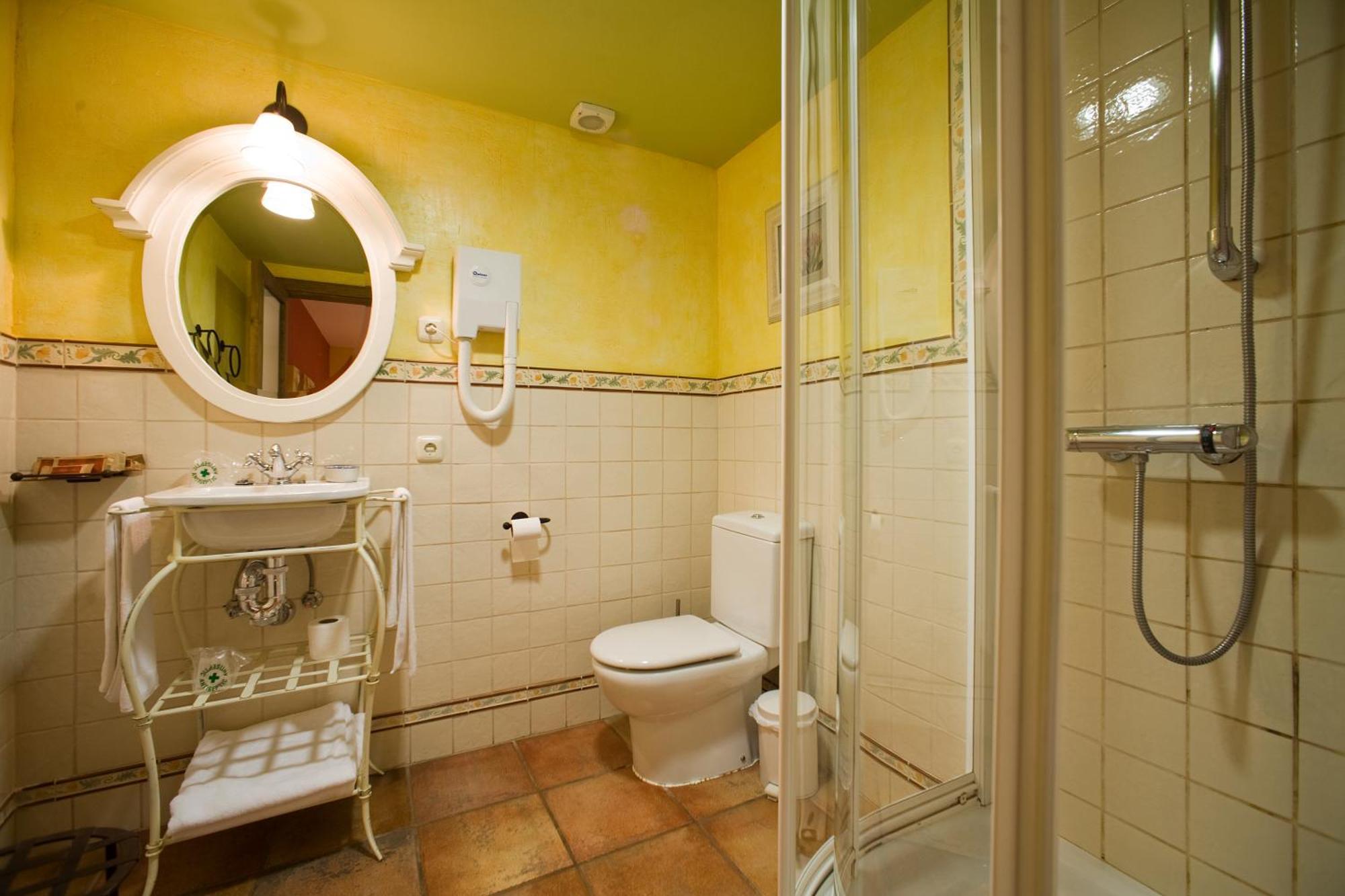 Hotel Rural El Almadiero Burgui Kültér fotó