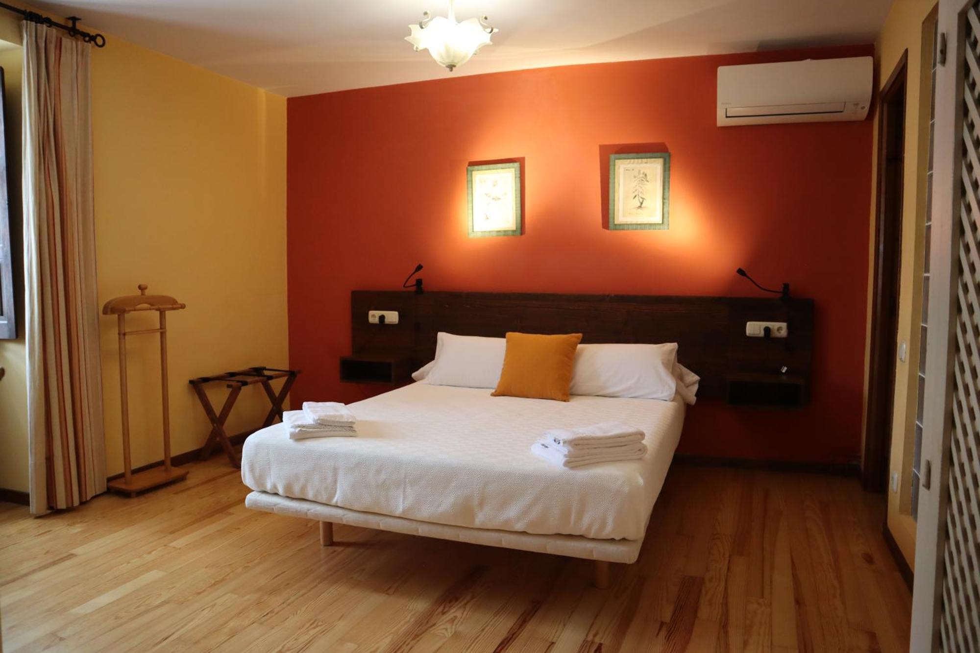 Hotel Rural El Almadiero Burgui Kültér fotó