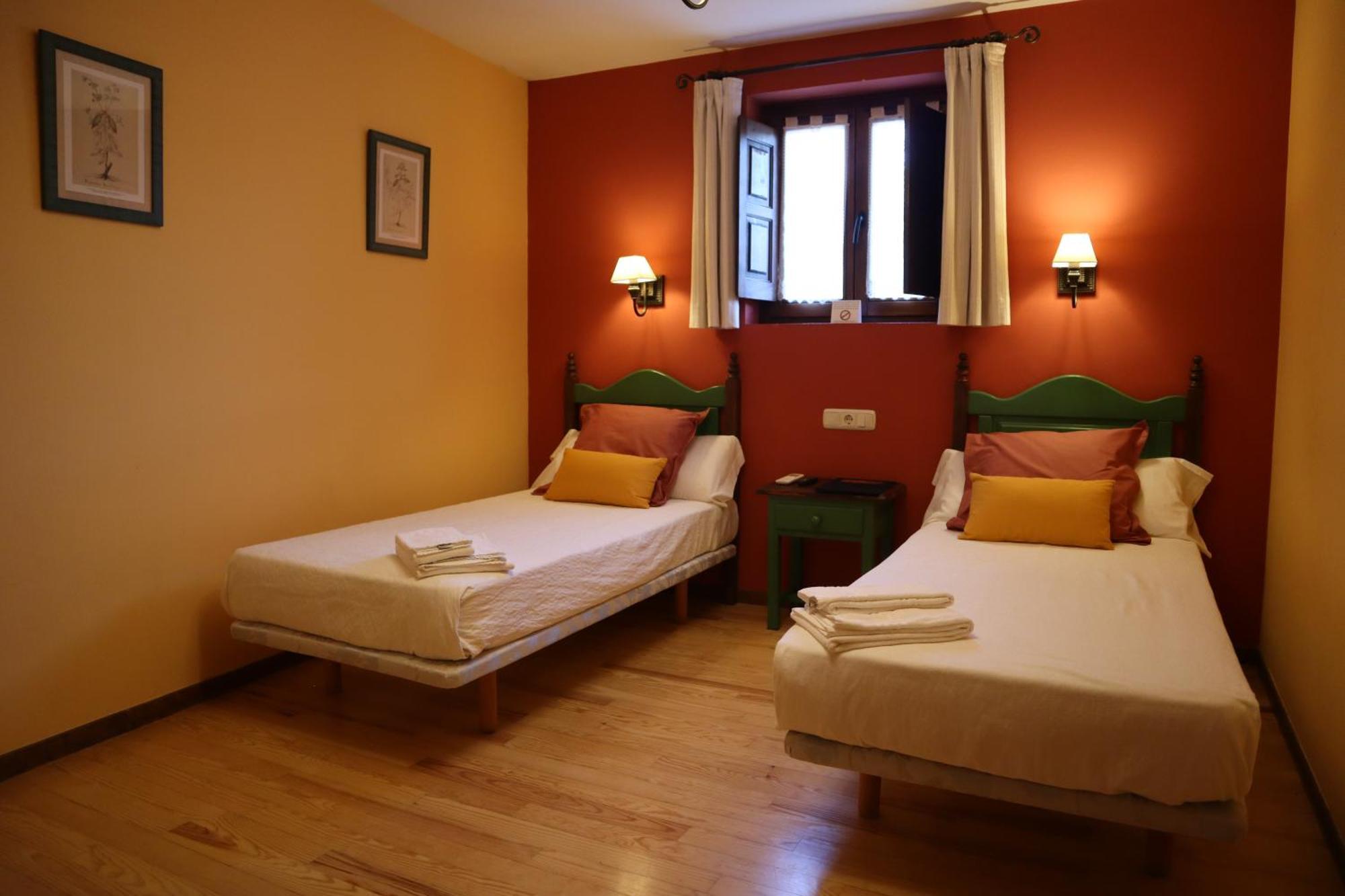 Hotel Rural El Almadiero Burgui Kültér fotó
