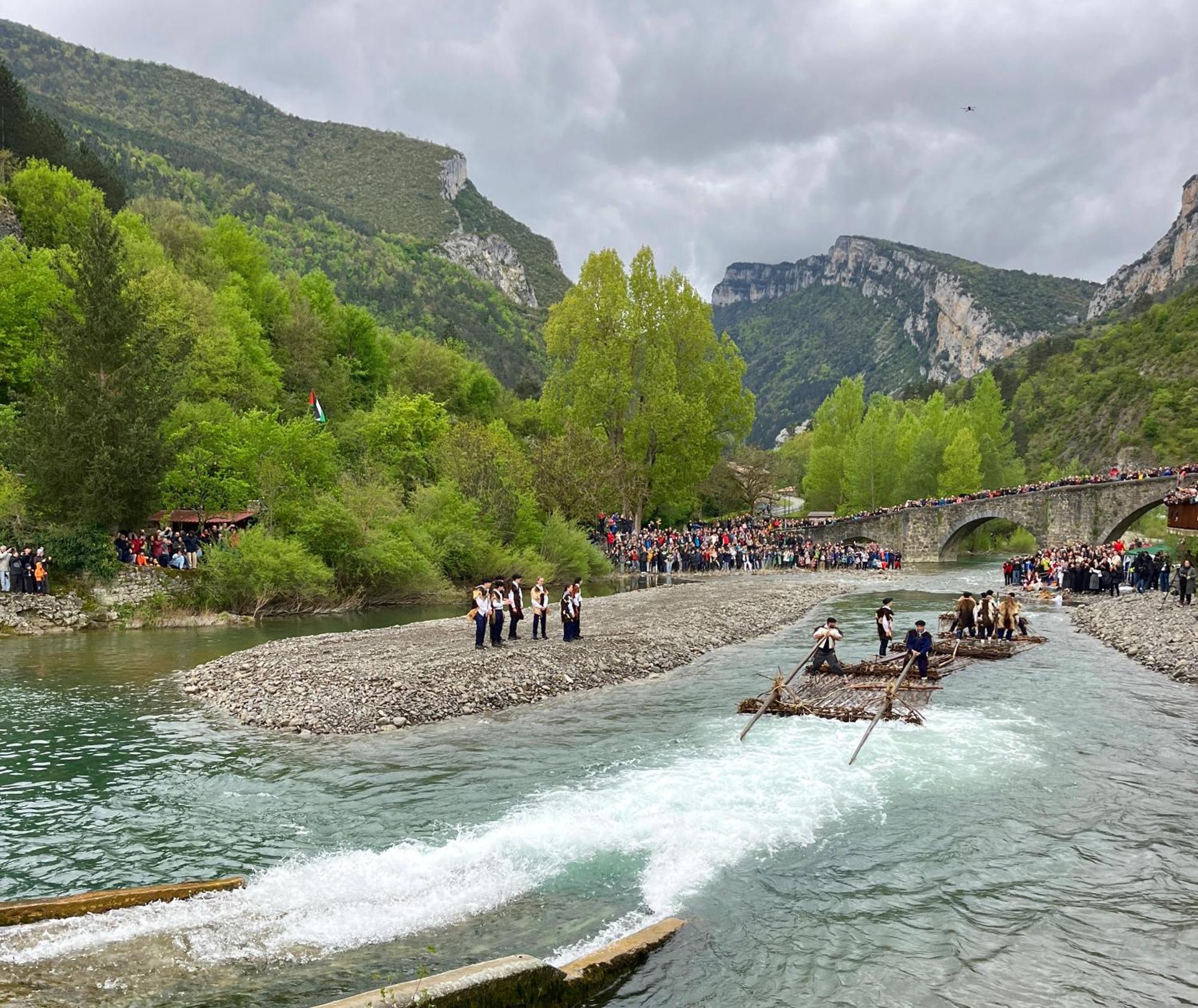 Hotel Rural El Almadiero Burgui Kültér fotó