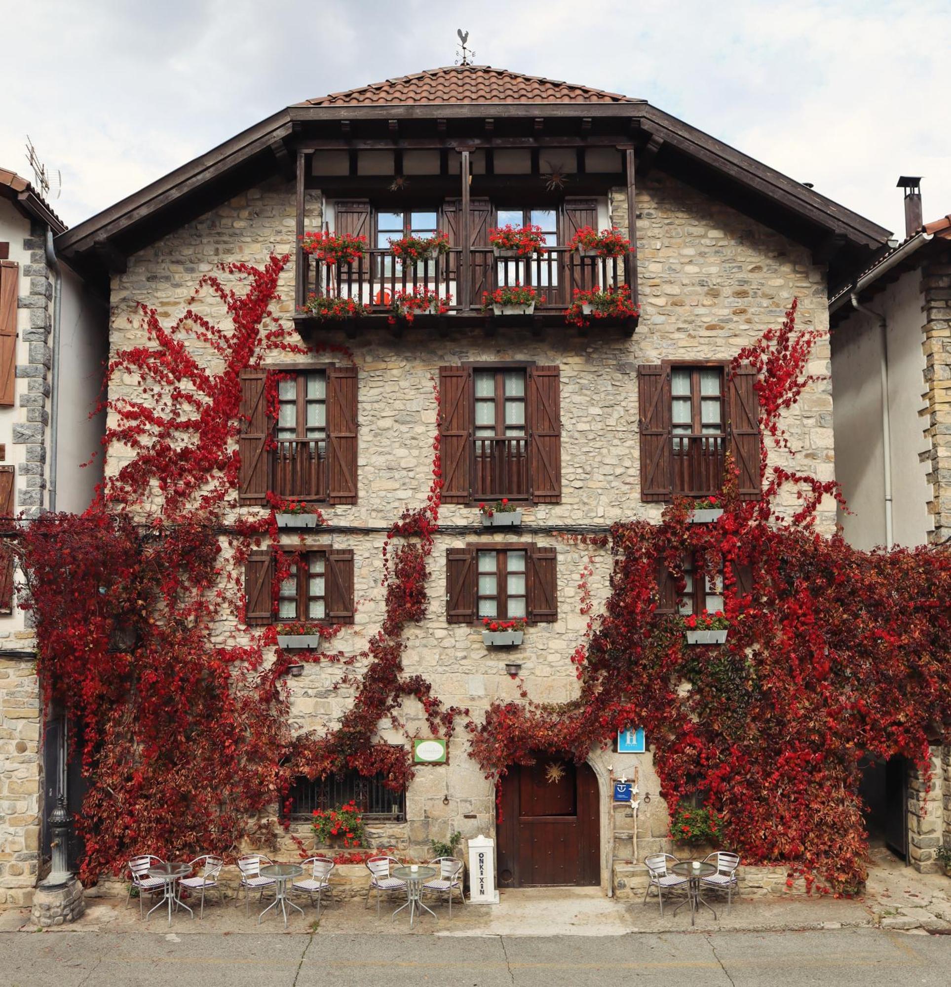 Hotel Rural El Almadiero Burgui Kültér fotó