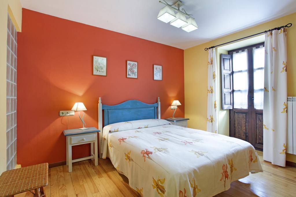 Hotel Rural El Almadiero Burgui Kültér fotó